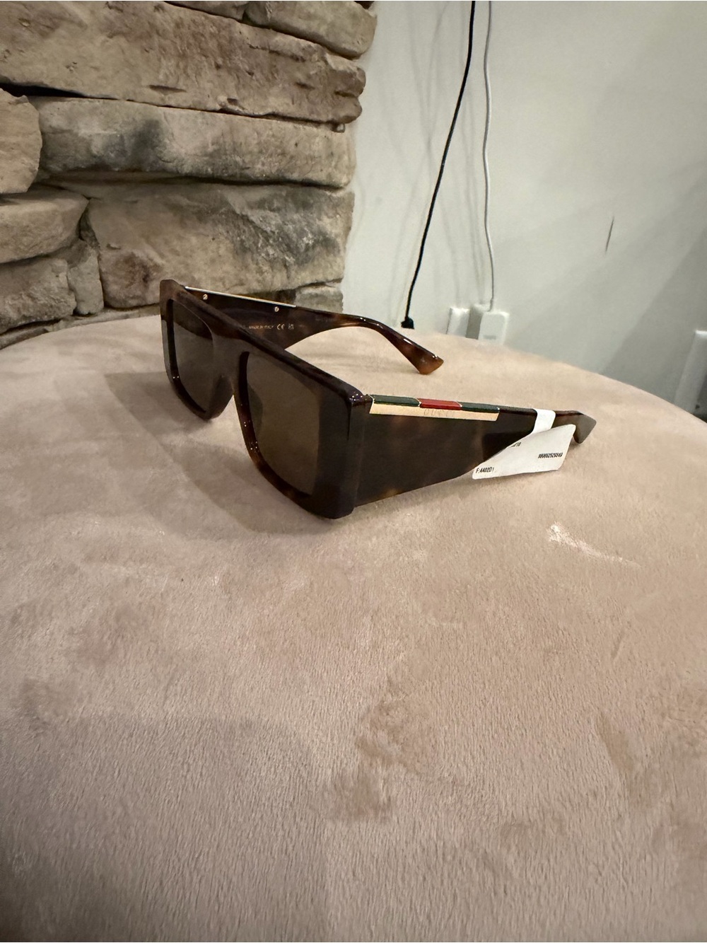 Gucci Tortoiseshell Rectangular Sunglasses - Brown - Picture 2 of 6